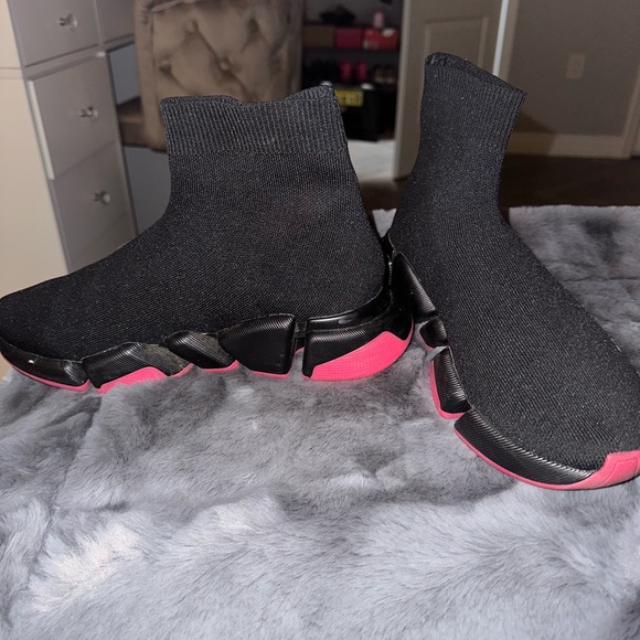 Pink Balenciaga Speed 2.0 Sneakers - Picture 4 of 5
